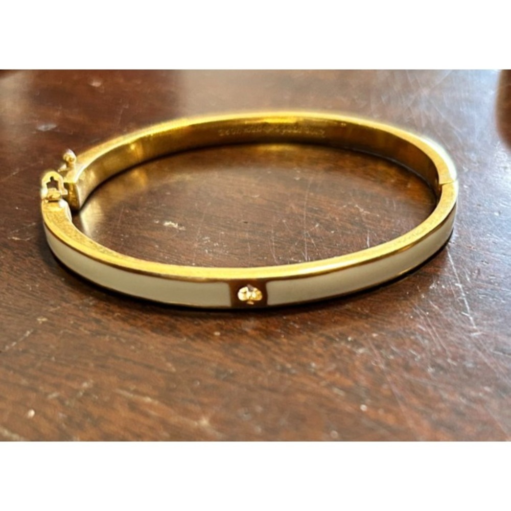 Kate Spade New York Spot Spade Enamel Hinge Bangle Bracelet Minimalist White Gld